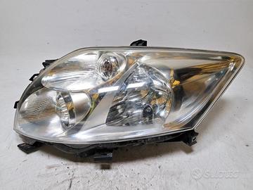 8117002460 FANALE ANTERIORE SX TOYOTA AURIS (--) 2