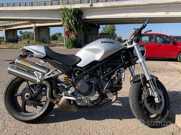 Ducati monster S2R 1000