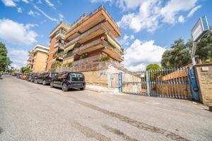 AUTORIMESSA A ROMA