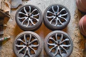 Cerchi in lega R18 con gomme estive