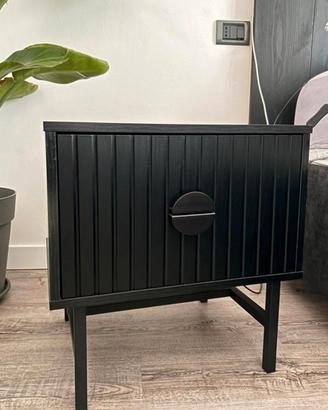 Comodino legno nero cannucciato