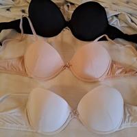 Reggiseno con coppa rigida 