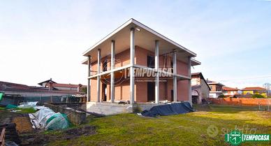 VILLA LIBERA SU 4 LATI