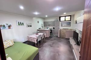 Monovano a giardini naxos con posto auto