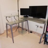 Scrivania in vetro ed acciaio