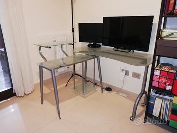 Scrivania in vetro ed acciaio