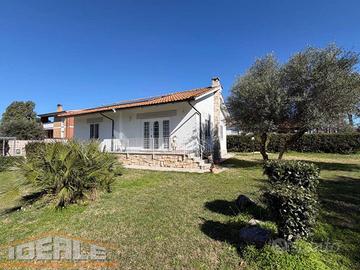 Villa di 100 m² con 3 locali a Ardea
