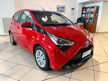 Toyota Aygo Connect 1.0 VVT-i 72 CV x-cool 5 porte