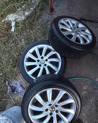 3 cerchi in lega alfa romeo 17”+gomme invernali