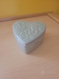 Scatola e tazza