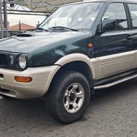 Nissan Terrano II 2.4i 12V cat 5 porte SE