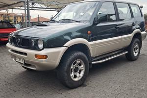 Nissan Terrano II 2.4i 12V cat 5 porte SE
