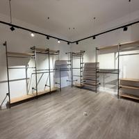 Arredamento negozio di abbigliamento