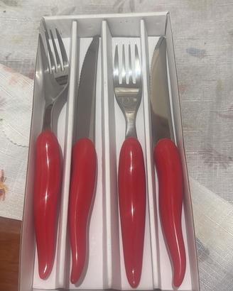 Coppia di forchette e coltelli