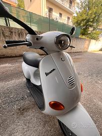 Piaggio Vespa ET2 50