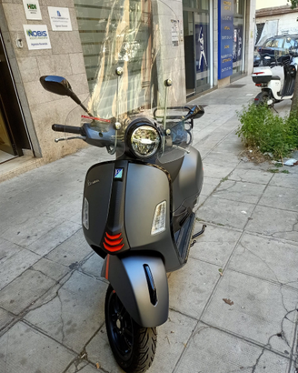 Vendoi vespa 300 GTS Super Sport 2023