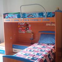 Camera letto ragazzo a ponte completa. 