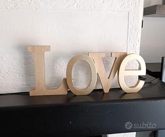 Scritta love legno