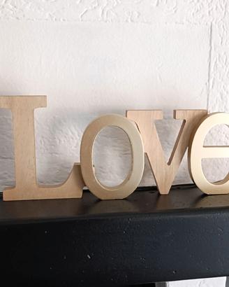 Scritta love legno