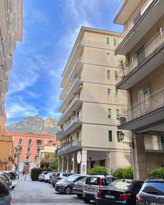 CENTRO - NEGOZIO di 42 mq - Euro 850,00