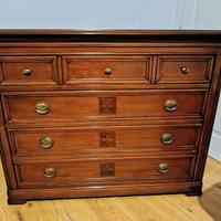 Cassettiera stile classico