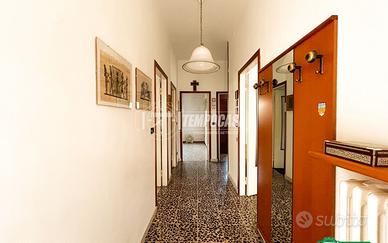 VILLA LIBERA SU QUATTRO LATI CON GIARDINO DI 250 M