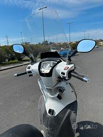Kymco People 300 gt