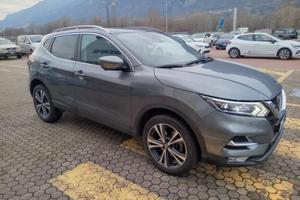 Macchina Nissan