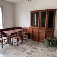 Soggiorno completo in legno massello – Mai usato!