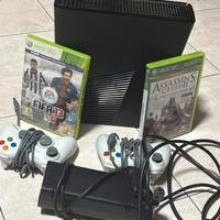 Xbox 360 con cavo joistick e 2 giochi