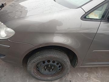 Parafango sx Volkswagen Touran anno 2008