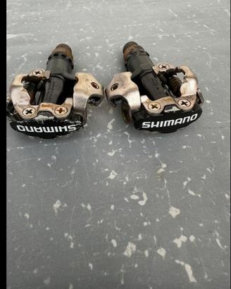 Pedali Shimano per scarpe ciclismo (aggancio SPD)