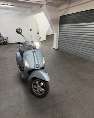 Vespa GTS 300 Hpe anno 2022