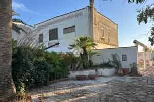 VILLA SINGOLA A MANFREDONIA