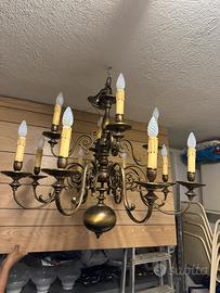 Lampadario a 12 lici