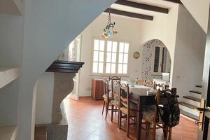 Casa indipendente tri livello