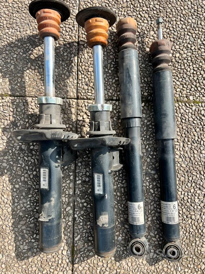 URO Parts Boccola Braccio Di Controllo - 7L0407183A Per D 123389