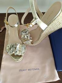 Stuart Weitzman sandalo zeppa pelle dorata 