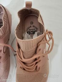 scarpe da tennis o quant'altro