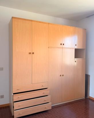 Armadio Componibile legno chiaro con Cassetti
