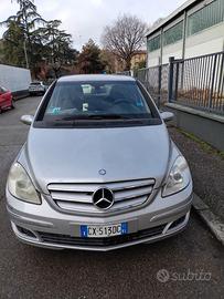auto  Mercedes classe B 180