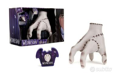 Famiglia addams mano