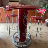 Tavolo + 2 sgabelli Coca Cola