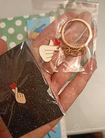 portachiavi  e spilla I love Corea 