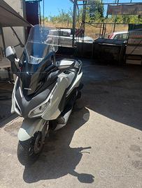 Honda forza 350