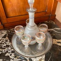 Bottiglia e bicchieri in vetro fine 800