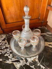 Bottiglia e bicchieri in vetro fine 800