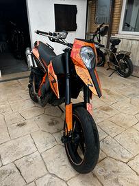 KTM 690 SMR SuperMotard