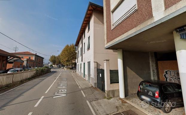 Tre stanze singole a Lecco - posto auto riservato