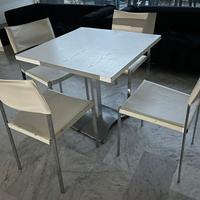 Tavoli e sedie da ristorazione